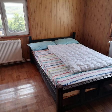 La Elvetian Hotell Iasi Exteriör bild