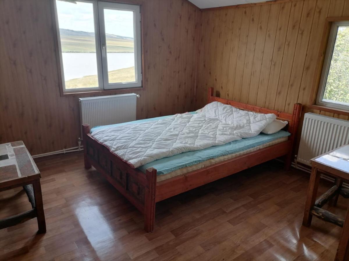 La Elvetian Hotell Iasi Exteriör bild