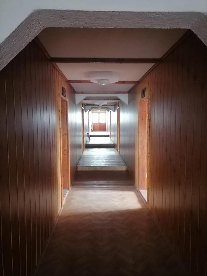 La Elvetian Hotell Iasi Exteriör bild